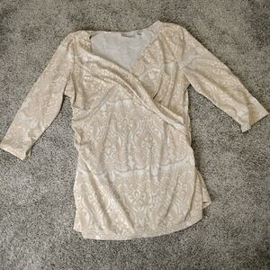 New York & Company Cream and White V Neck Paisley Print Blouse Sz M